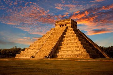 Chichen Itzá Tour with Cenote Swim Experience and Valladolid 