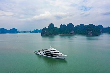 Hanoi to Halong Bay Premium Day Tour with Sea Octopus Cruise