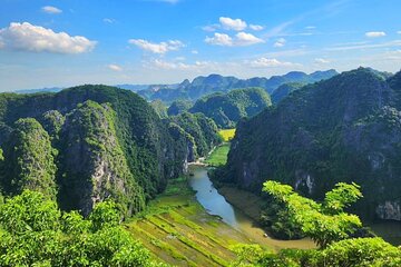 Full-Day Explore Hoa Lu, Tam Coc, Mua Cave with Buffet, Limousine
