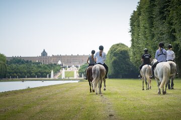 Versailles Private Tour : Horse-riding, Gastronomy & the Palace 