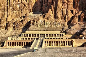 Small Group Hurghada to Luxor, Valley of the Kings by Van