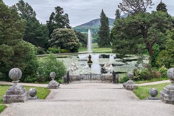 Wicklow, Glendalough and Sheep Dog Demonstration Private Tour 