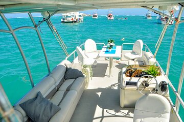 Private Motorboat Adventure: Snorkeling, Open Bar & Private Beach