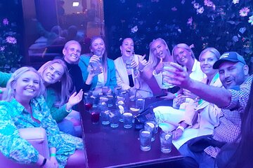 Fun explorers pub Crawl with 1 hour open bar and with 3 VIP clubs