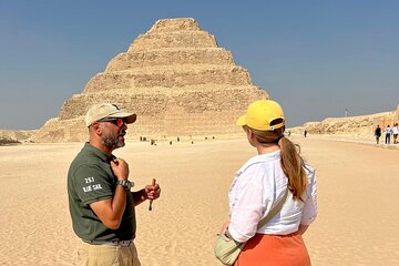 Private guided tour to Giza Pyramids, Sphinx, Memphis, & Saqqara