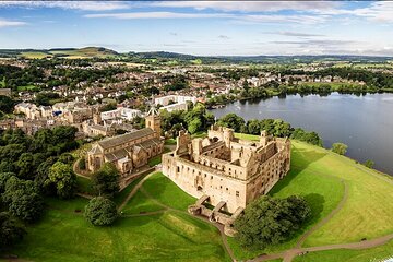 Glasgow: The Outlander Privately Guided Tour in Luxury Minivan