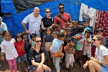 Gufran’s Slum Home Tour in the Mumbai Slums
