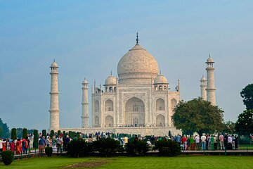 Explore Agra in a day: Delhi to Taj Mahal by car
