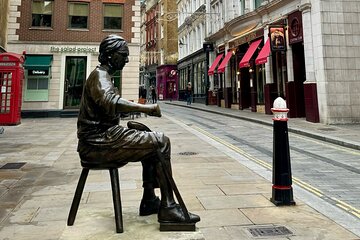 Fashion History Walking Tour in London
