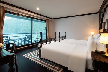 Lan Ha Bay Escapade: 2 Days, 1 Night with Venus Cruise from Hanoi