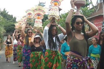 Bali : Traditional Balinese Village local life tour