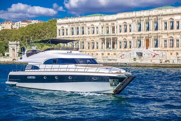 5-Hours Private Luxury Yacht for Bosphorus Cruise in Istanbul