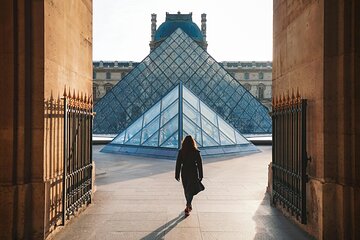 Louvre Museum Photoshoot Art and Elegance Unveiled