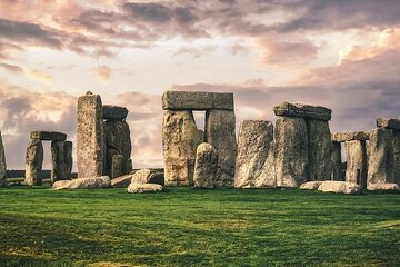 Stonehenge Bath Private Full Day Tour from London
