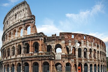 City Walk Rome Around the Colosseum with Audio and GPS Guide