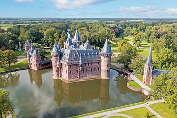 Private transfer: Amsterdam to Arnhem, 2h Stop in De Haar Castle