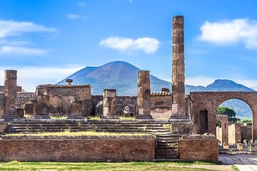 Pompeii and Amalfi Coast Private Tour from Rome with Excavation Visit 
