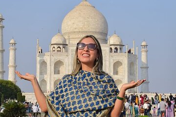 From Delhi : Sunrise Taj Mahal & Agra Fort Day Tour by Car.