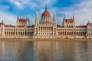 Explore Budapest Private Sightseeing Experience with a Local