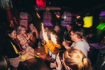Seoul Gangnam Premium Pub Crawl with Unlimited Drinks