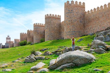 Day Trip to Avila and Segovia with Walls Access
