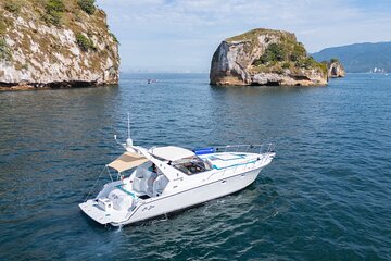 6 Hours Private Yacht in Puerto Vallarta with Snorkeling & Beach