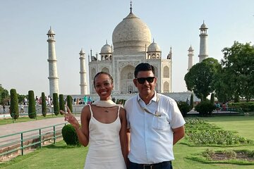 Taj Mahal and Agra Tour from Jaipur with Transfer 