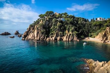Costa Brava and Medieval Villages with Lunch Private Tour