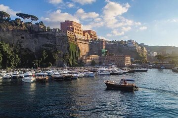 From Sorrento: Private 2-Hour Boat Tour along the Sorrento Coast