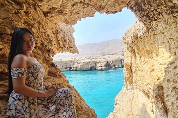 Wadi Shab Adventure Sinkhole Beach and Romantic Cave Tour