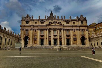 St. Peter's Basilica Tickets with Host or Guide