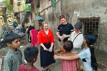 Mumbai: Best Slum Tour Dharavi Small Group with a Local 