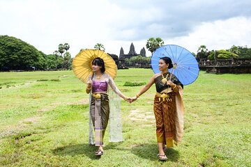 Khmer Traditional Custom Dressing Tour at Angkor Wat