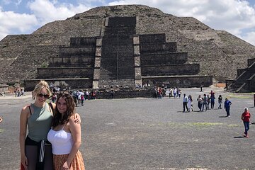 Small Group: Teotihuacan Pyramids and Shrine of Guadalupe with Lunch