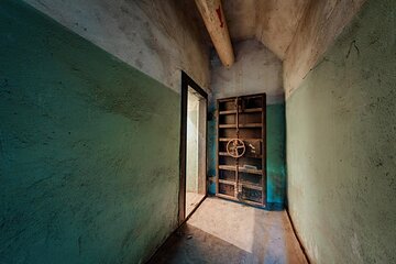 Soviet Bunker a Urbex Tour in Tbilisi