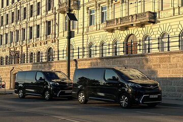 Luxury Private Transfer from Krakow to Vienna