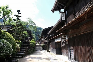 Nakasendo Post Town Trekking and Izakaya Hopping Tour