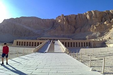 Tour West Bank, Temple of Karnak, and Felucca in Luxor