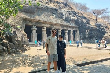Daily Shared Elephanta Caves Group Tour with Chai and Snacks