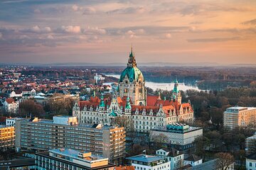 Private transfer: Amsterdam to Hannover, 2h stop in Marienburg