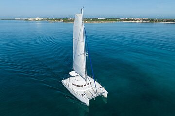 5-Hour 38'Luxury Catamaran All-Inclusive Tulum & Playa del Carmen
