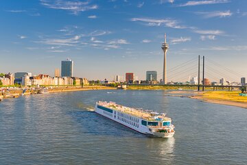 Private transfer from Brussels to Düsseldorf, 2h Stop in Leuven