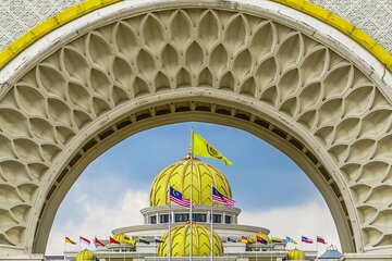 Kuala Lumpur City Tour with Batu Caves and 21 Attractions