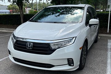 MCO to Orlando: Airport Transfers to/ from Disney and Universal 