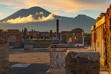 Pompeii Vesuvius All-Inclusive from Naples with Lunch & Guide