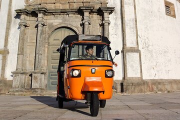 Porto: Fun Private Tuk Tuk Tour