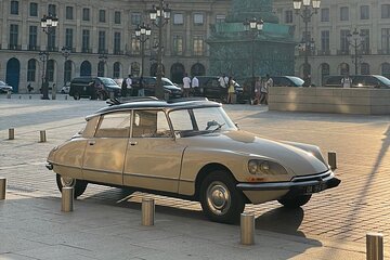 Vintage Car Private Tour of Paris : Iconic Open-Top Citroën DS