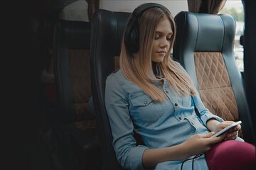 Calgary YYC Airport: Affordable Shared Shuttle to Banff & Canmore