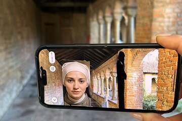 Discover Amsterdam: A Self-Guided Augmented Reality Old City Tour