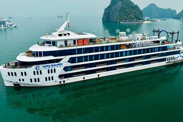 TOP Luxury Ha Long Bay Cruise: Luna Cruise Day Tour from Hanoi